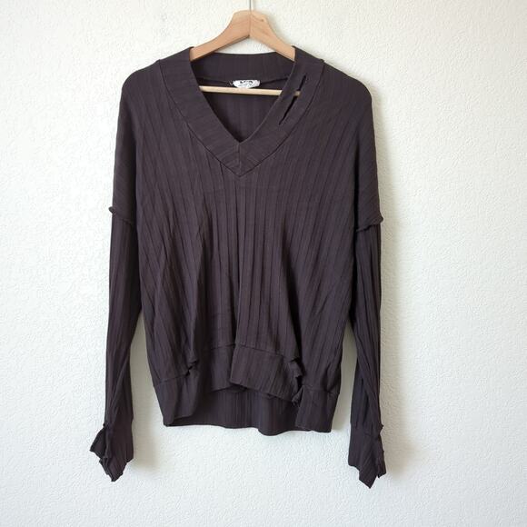 LNA Ribbed Long Sleeve V-Neck Top Small Viscose Soft Etten Laser Cut Out $154 - Picture 7 of 10